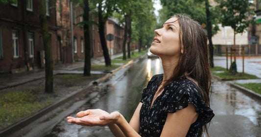 How To Take Care of Hair In Monsoon?